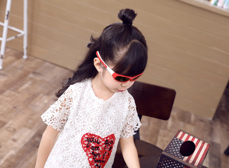 แว่นตากันแดดเด็ก UV400 ขาบิดงอได้มาก สำหรับเด็กวัย 2-9 ปี (สายคล้องเก็บได้)