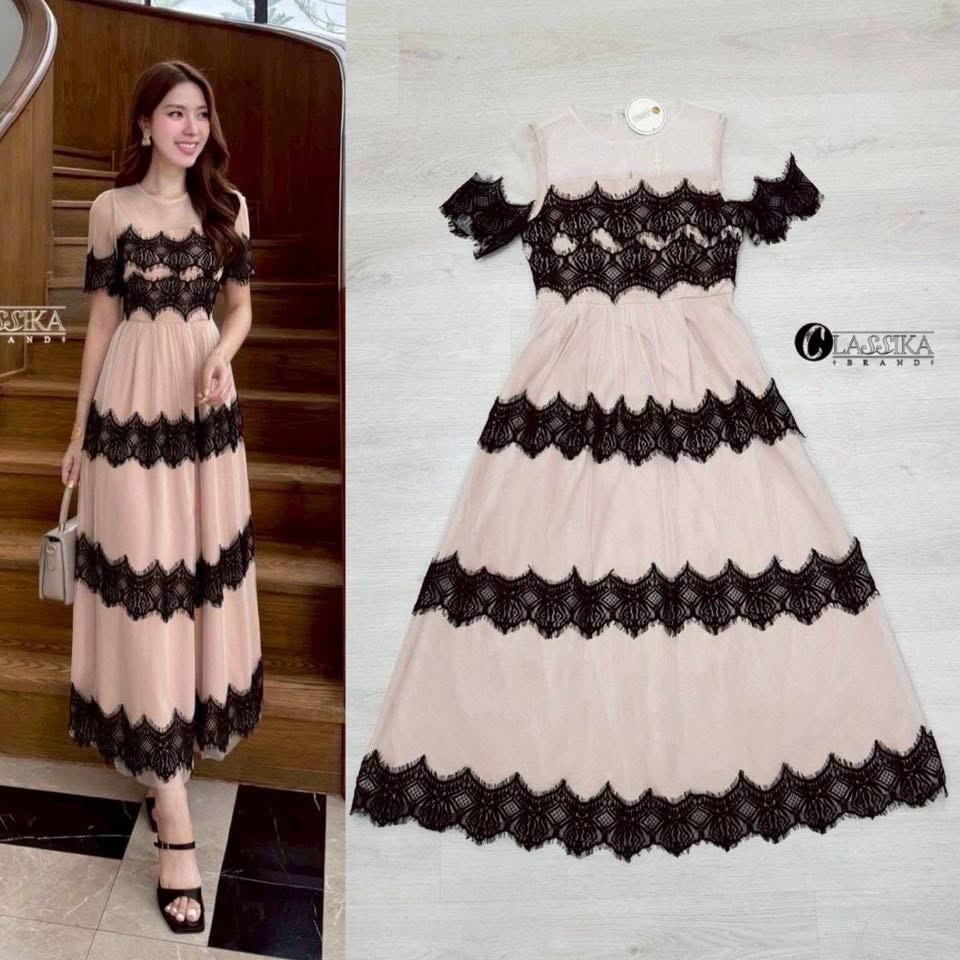 Dress ยาวแขนสั้นสีน้ำตาลอ่อนตัดลูกไม้หยักๆ สีดำ ผ้าซ้อน2ชั้นไม่บาง คอและชุดด้านนอกเป็นซีทรูด้านในเป็นผ้าพื้นสีน้ำตาลอ่อนๆ ซิปหลังใส่ง่าย ผ้าเนื้อนุ่มมากๆค่ะ ใส่สบาย : สินค้าคุณภาพ (พร้อมส่ง)