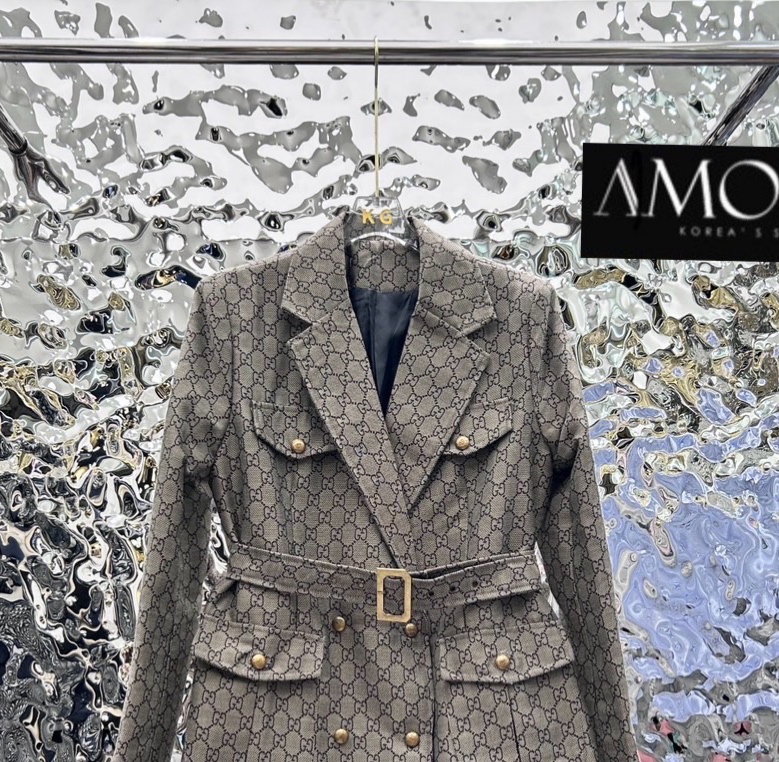 โค้ชตัวยาว LUXURY VIP COAT GG CANVAS SS24 งานHIEND สุดๆ ห้ามพลาด งานดีสุดๆ ค่ะ ใส่แล้วสวย หรู ไฮโซ มาก ใส่สบาย : สินค้าคุณภาพ (พร้อมส่ง)