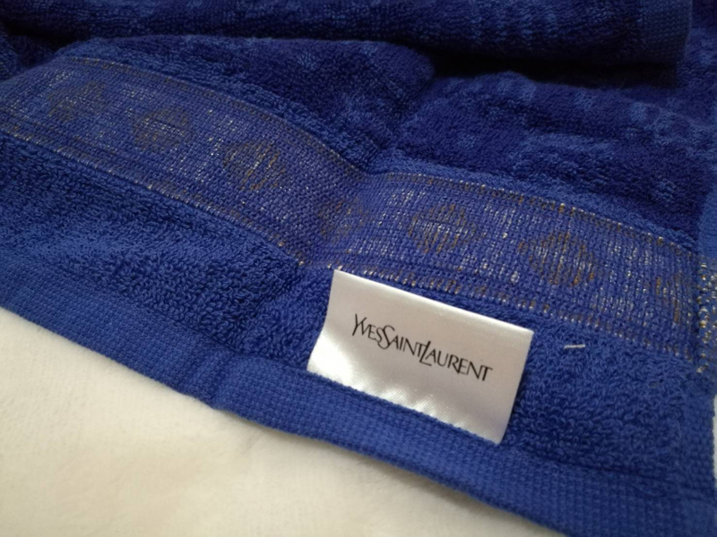ผ้าขนหนูเช็ดหน้าแบรนด์เนม Yves Saint Laurent