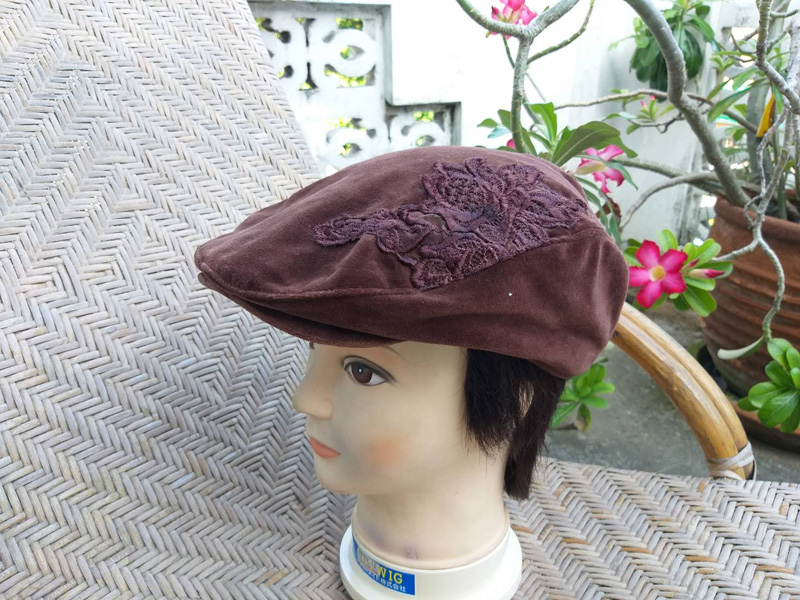 หมวก Flat Cap หมวกติงลี่ ผ้ากำมะหยี่สวยมาก (ของใหม่)