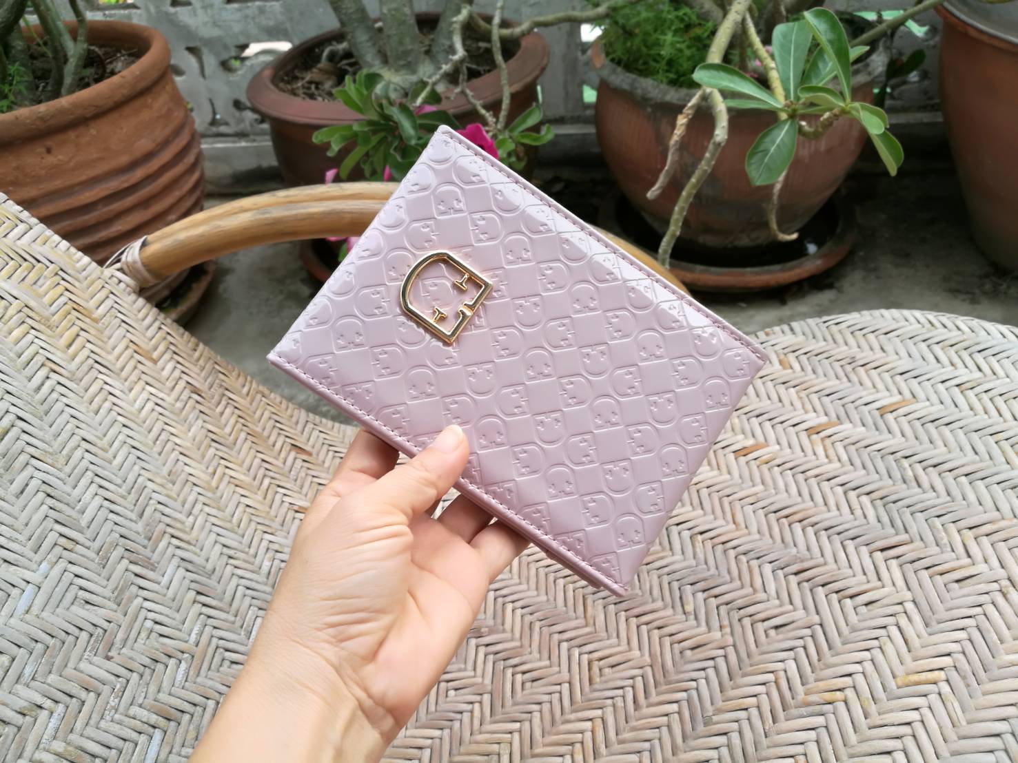 กระจกพกพา FURLA ตั้งได้ พร้อมกระเป๋า (ของใหม่)