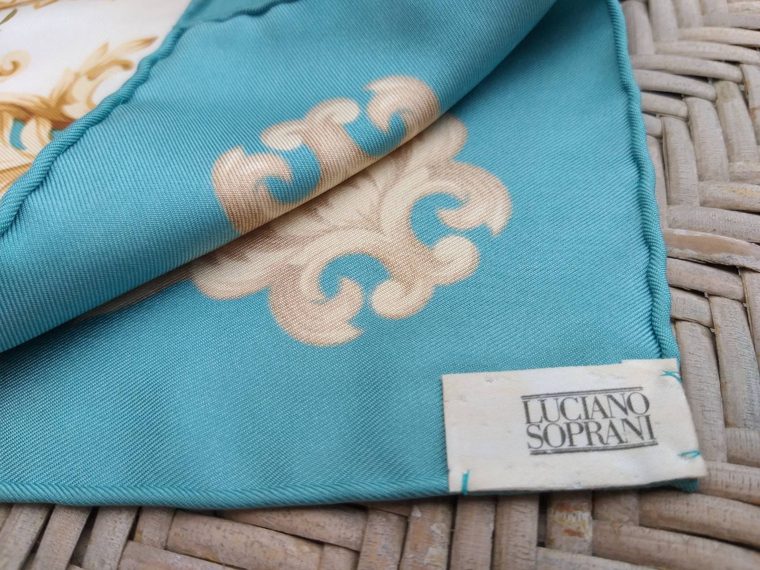 ผ้าคลุมไหล่ LUCIANO SOPRANI Silk