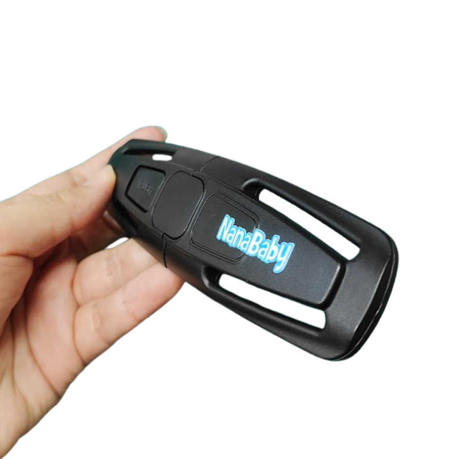 ที่ล็อคสายคาร์ซีท รวบสายเข็มขัด ที่ล็อคเด็กนั่งคาร์ซีท Chest Clip Guard For Car Seat by NanaBaby