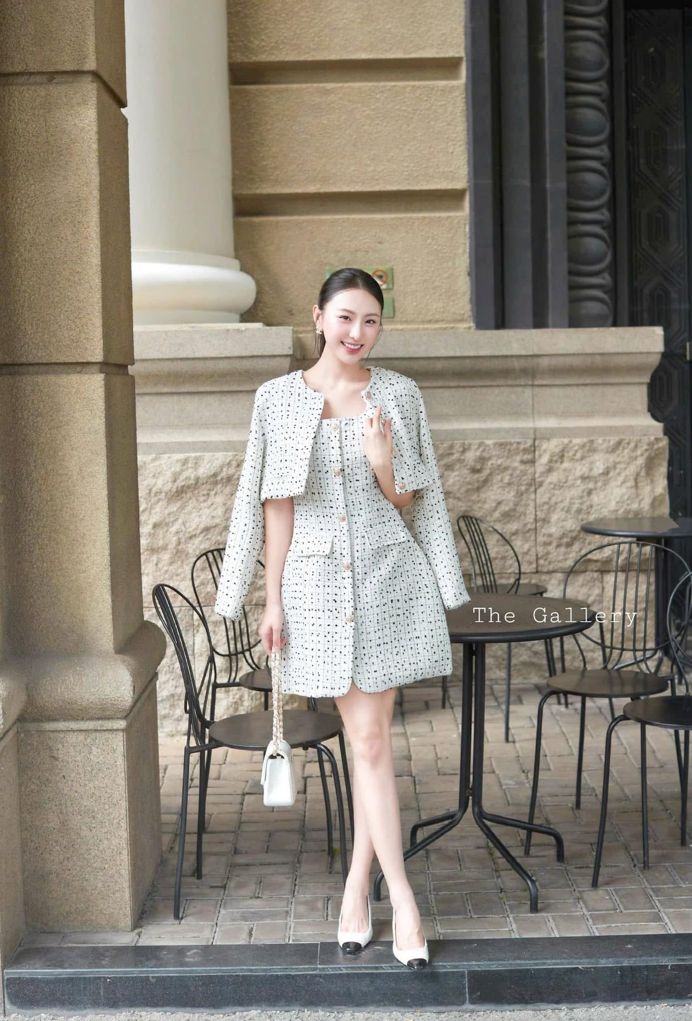 ชุดเซ็ต2 ชิ้น เสื้อครอปทรงสวยแขนยาวทรงเก๋ ใส่แมตท์กับชุดเดรสกระโปรงทรงเอ มีฟองน้ำเสริมทรงในตัว เนื้อผ้าทวีตมีเทคเจอร์สุดพรีเมี่ยมซับในทั้งตัว ใส่สบาย : สินค้าคุณภาพ (พร้อมส่ง)