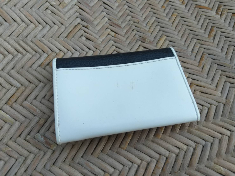 กระเป๋าใส่บัตร Courrèges หนังแท้ ดูดีมาก