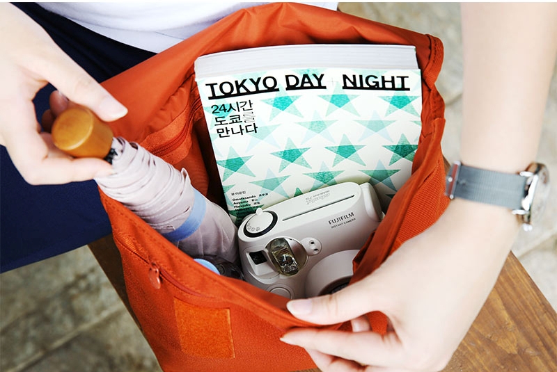 DINIWELL 2 Way MESSENGER BAG เป็นได้ทั้งสะพายข้าง-ไหล่ และสะพายหลัง ขนาดใหญ่ ใส่ได้ทั้งทำงาน ท่องเที่ยว ช่องเยอะ น้ำหนักเบา ผลิตจากไนล่อนคุณภาพสูง กันน้ำ มี 4 สีให้เลือก