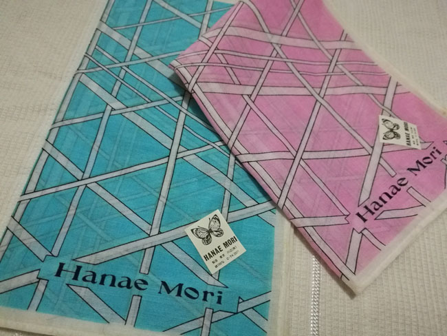 ผ้าเช็ดหน้าแบรนด์ญี่ปุ่น HANAE MORI มี 2 สี