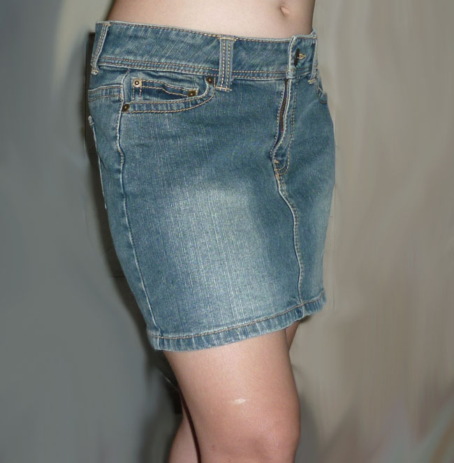 กระโปรงยีนส์ C.O.L.Z.A สวยเรียบน่าใส่ 31.5-36-13