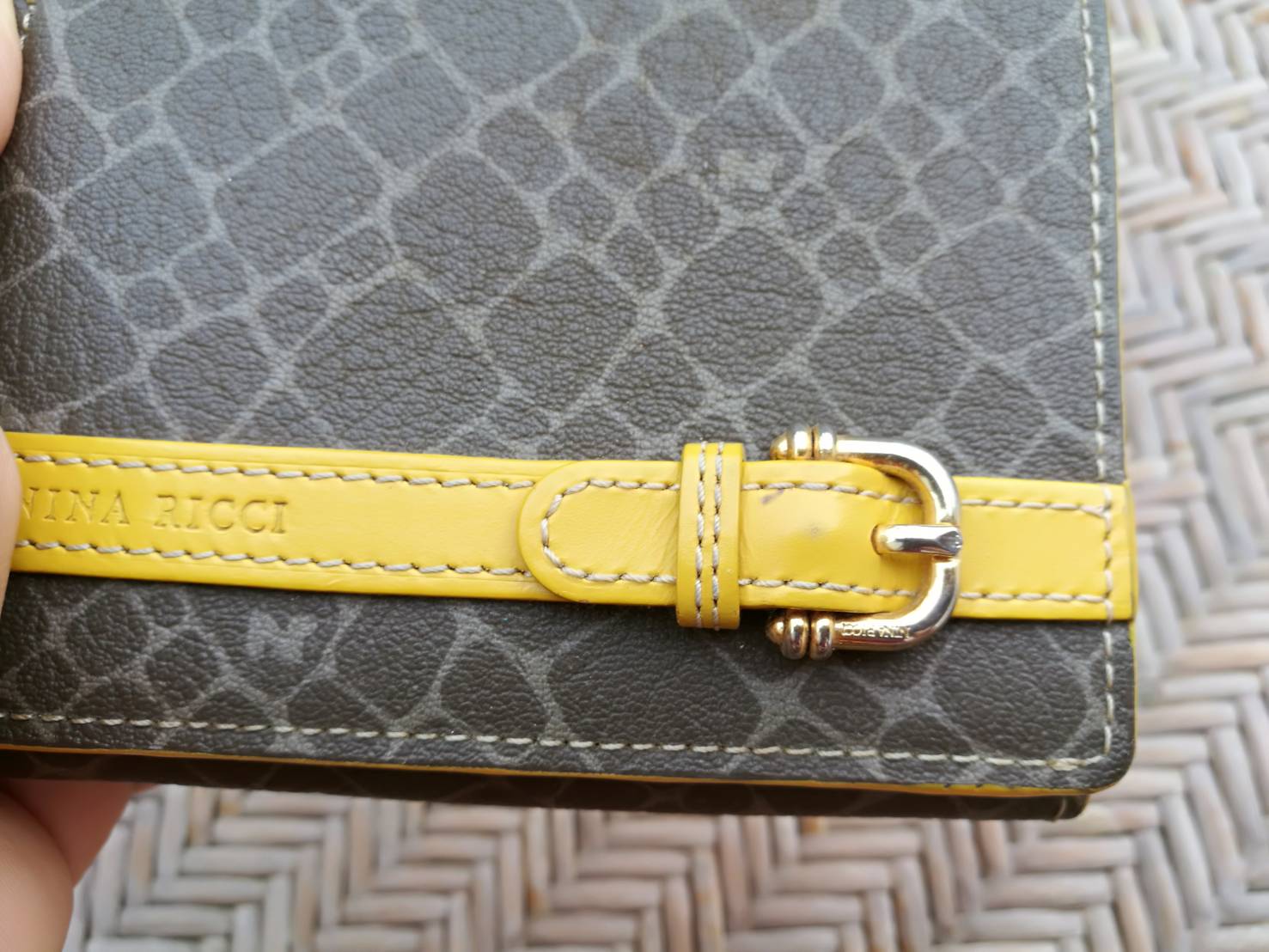 กระเป๋าสตางค์ NINA RICCI สวยมาก