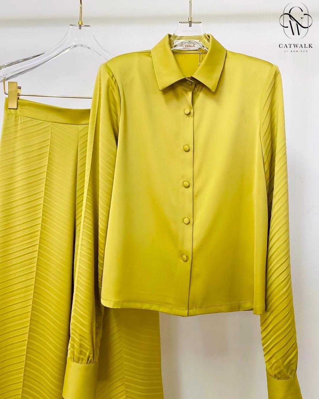 เซตเสื้อเชิ้ตผ้าเครปอัดพลีท+กางเกงทรงสวย เนื้อผ้าเครปกึ่งเงาเกรดเอ ใส่สบาย สินค้าคุณภาพ (พร้อมส่ง)