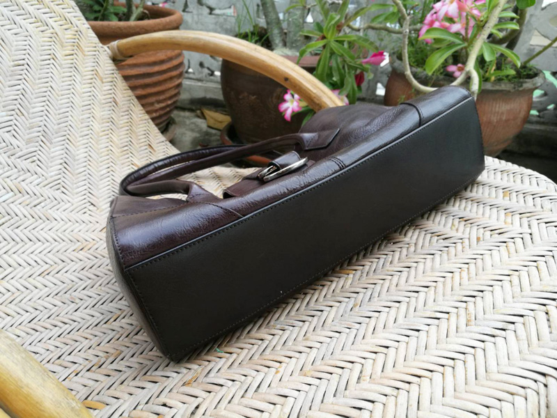 กระเป๋าหนังแท้ Genuine leather with man made trim