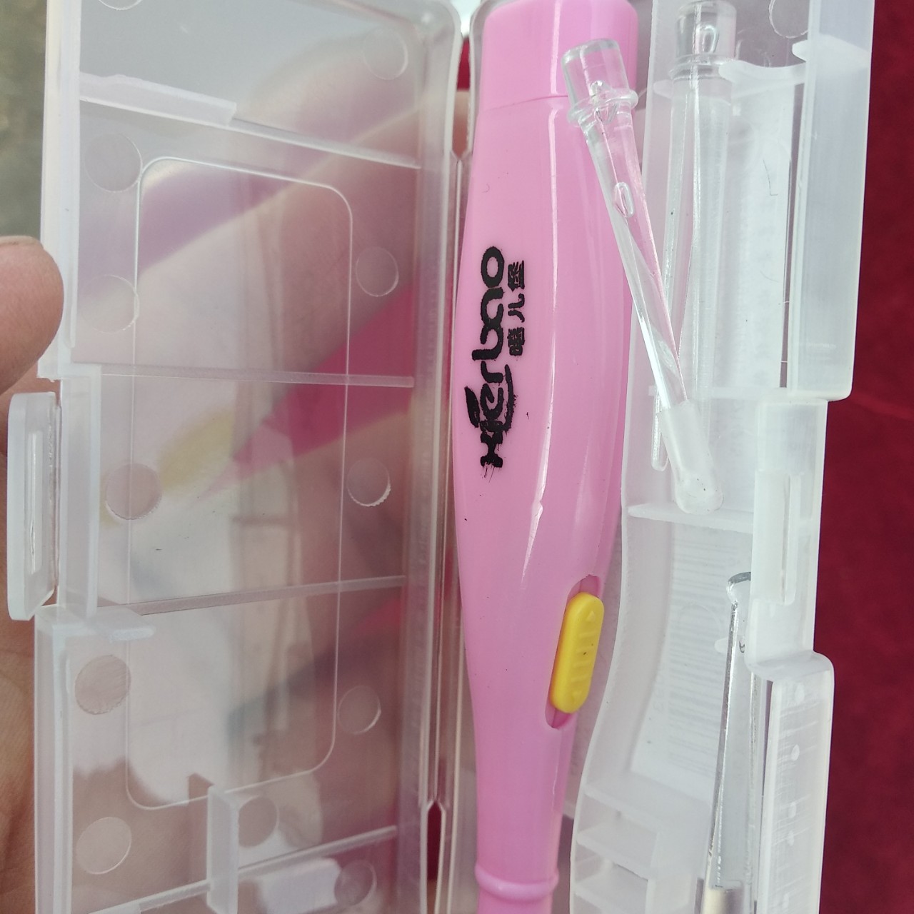 ที่แคะหูเด็ก-ผู้ใหญ่ มีไฟส่อง เปลี่ยนหัวได้ พร้อมกล่องเก็บอย่างดี แถมถ่านในตัว