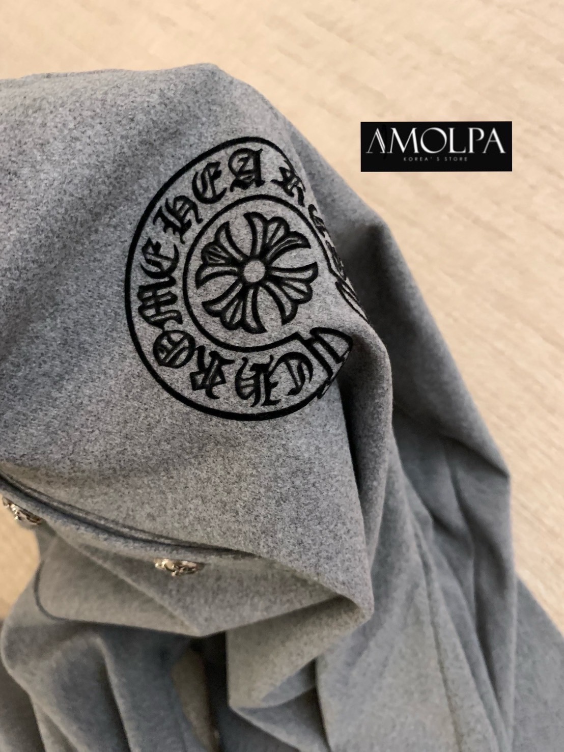 เสื้อแขนยาว CH ใหม่กระแทกช๊อปปปป งานสวยม๊ากกก ลายใหม่ สดใส งานน่ารักมาก ผ้าเด้ง. ใส่สบาย : สินค้าคุณภาพ (พร้อมส่ง)