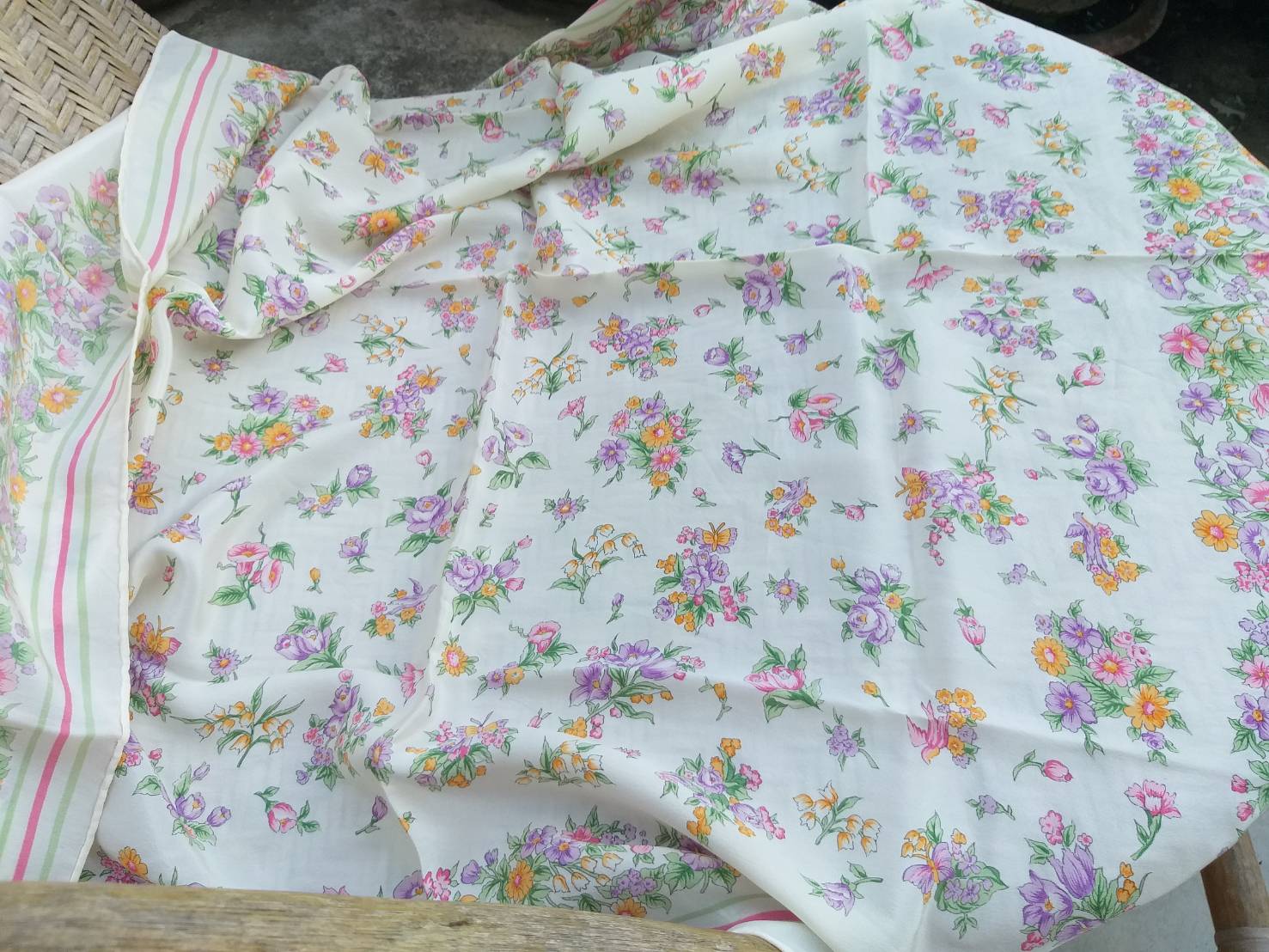 ผ้า silk คลุมไหล่ ผูกคอ emanuel ungaro