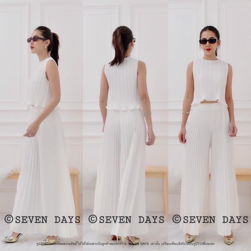 เซ็ตเสื้อ+กางเกง งานอัดพลีทอย่างดี ผ้ายับยากไม่ต้องรีดเลยคะ งานสวยเรียบหรูดูแพง สายคาเฟ่ต้องจัดนะคะ หรือจะใส่ออกงานก็ได้คะ สินค้าคุณภาพ (พร้อมส่ง)