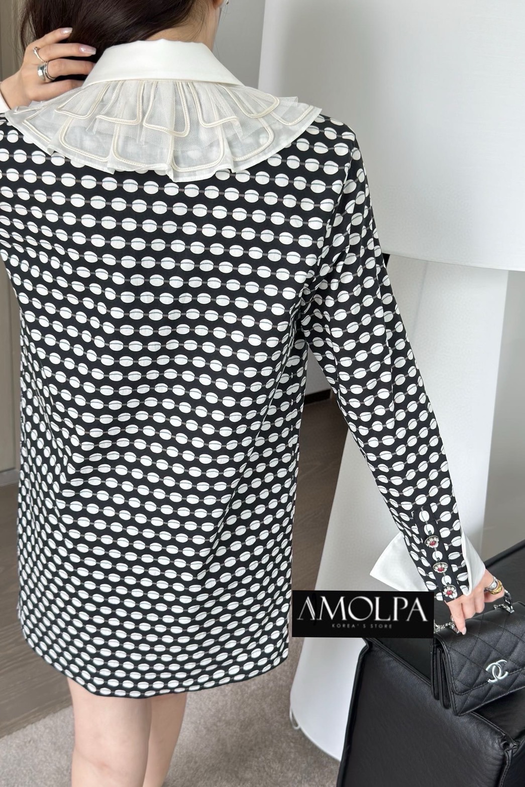 DRESS CHANEL 2024SS ใหม่ล่าสุด งาน Hiend งานอย่างสวย ผ้าดีสุดๆ ใส่สวย ไฮโซ ใส่สบายมาก : สินค้าคุณภาพ (พร้อมส่ง)