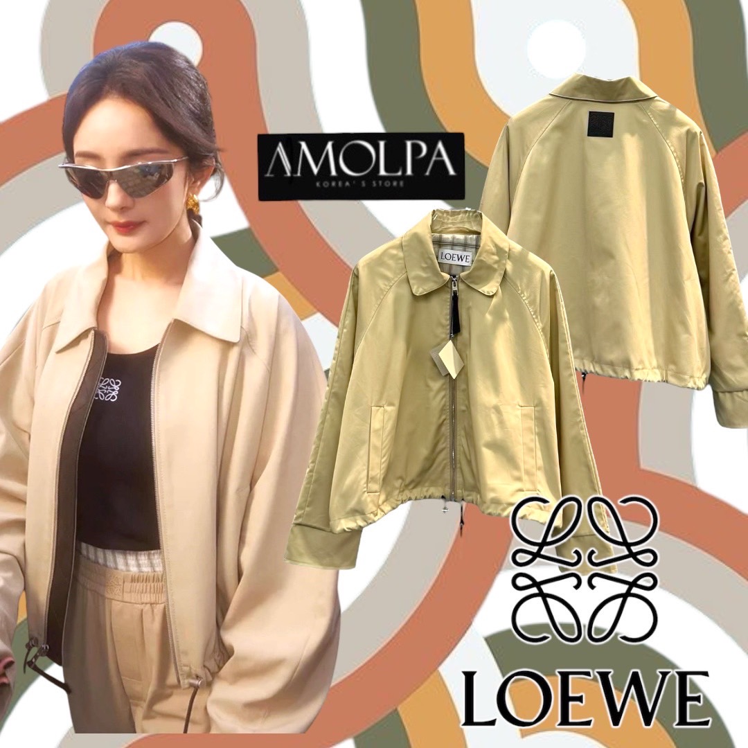 JACKET LOEWE เสื้อเป็น JACKET LOEWE ซิปหน้า ปั้มอะไหล่หัวซิป ซับลายLOEWE หลังแต่งแผ่นหนัง LOEWE งานใส่สบายมาก ใส่สบาย : สินค้าคุณภาพ (พร้อมส่ง)