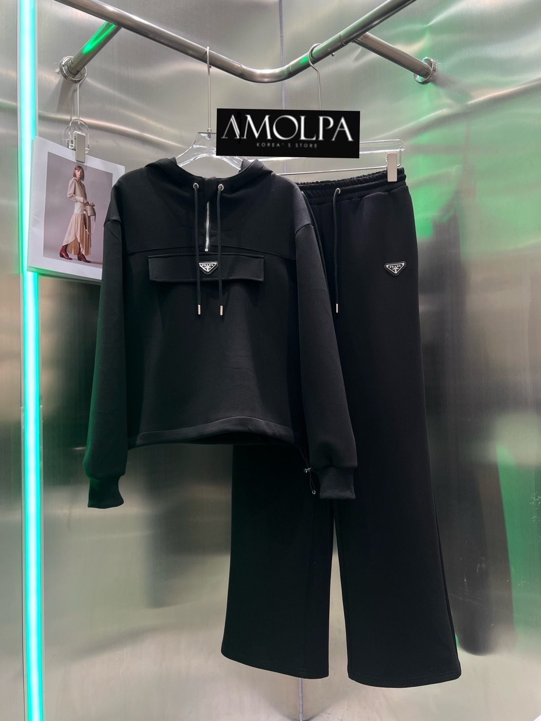 SET PRADA งาน hiend ผ้าอย่างเทพพพพ 1:1 พรีเมียม ทุกอย่างปั้มมมมม VVIP เก็บทุกสียังไม่ผิดหวัง ฉ่ำ ทำถึง งานสวยสุด ปัง ชนช๊อป สวยจี๊ด เนื้อผ้าดีม๊าก ผ้าใส่สบายมาก ใส่สบายสุดๆ ใส่สบาย : สินค้าคุณภาพ (พร้อมส่ง)