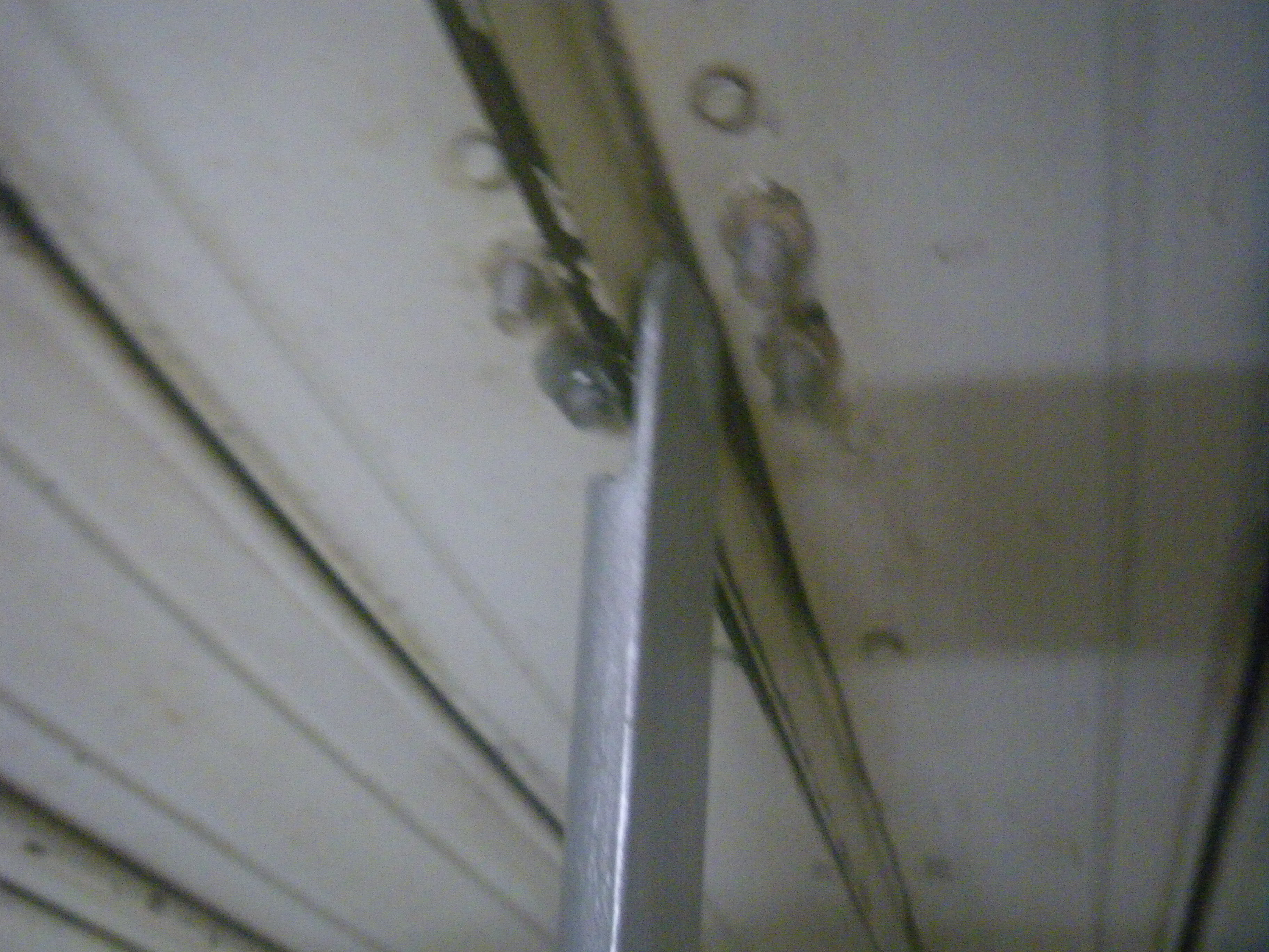 อุปกรณ์ล็อคประตูบังตา ชิ้นงานทำด้วยเหล็ก