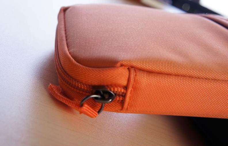 กระเป๋าใส่พาสปอร์ต กระเป๋าใส่หนังสือเดินทาง ใส่เอกสารสำคัญ ช่องเยอะ มีสายคล้องมือ พกพาสะดวก ผลิตจากไนล่อนกันน้ำ คุณภาพดี