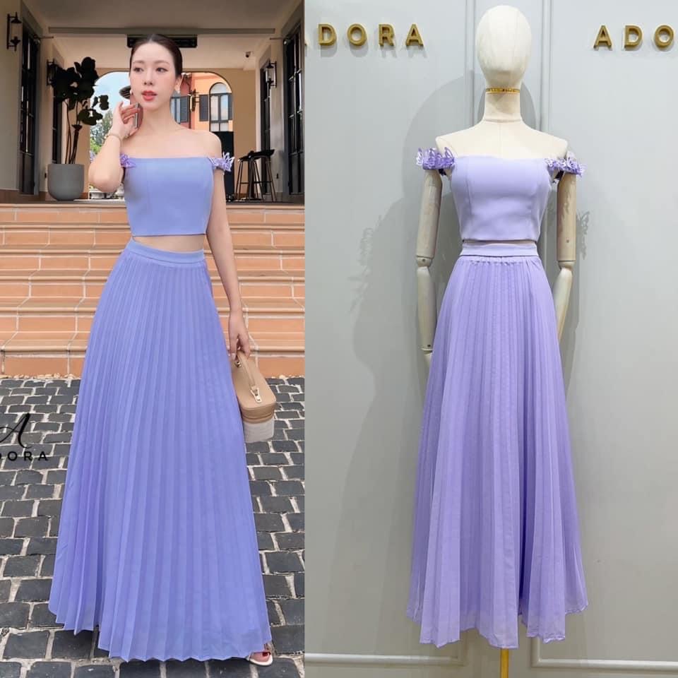 เชต เสื้อดีไซน์ปาดไหล่ ตกแต่งอะไหล่ผีเสื้อ เนื้อผ้าเกรดพรีเมี่ยม มาพร้อมกับกระโปรงอัดพลีท ทรงเอบานสวิง ใช้ผ้าเยอะมาก ใส่สบาย : สินค้าคุณภาพ (พร้อมส่ง)