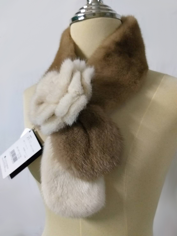 ผ้าพันคอ แต่งโค้ท ขนมิ้งค์แท้จากเดนมาร์ก (ของใหม่)