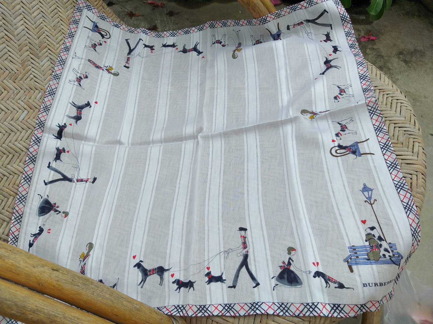 ผ้าเช็ดหน้าแบรนด์เนม BURBERRY ผ้าดีมากกก