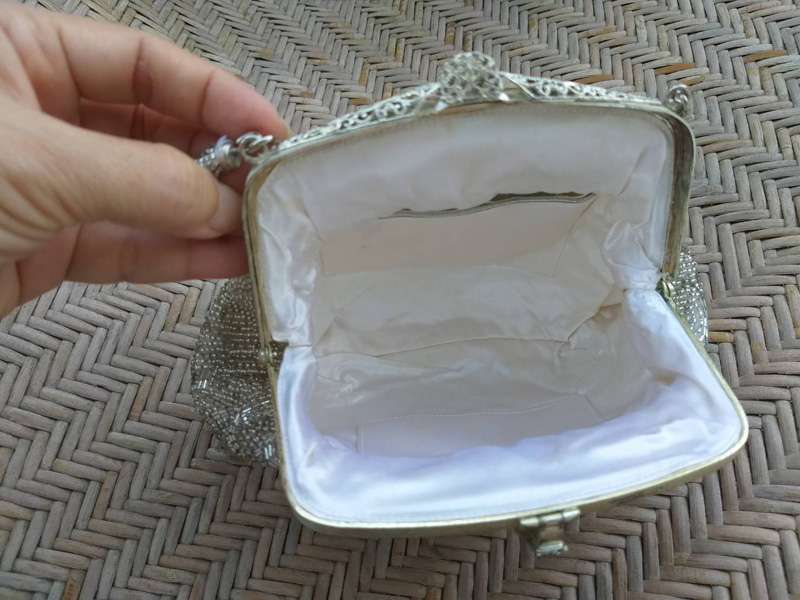 กระเป๋าออกงาน ปักเลื่อมทั้งใบสวยมากกกก