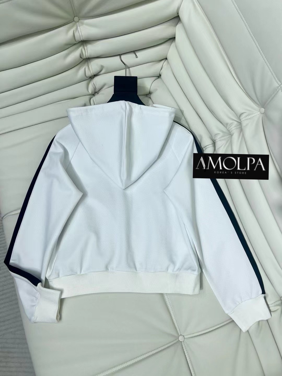 SET JACKET CD งาน hiend เนื้อผ้าดีม๊าก รุ่นนี้คืองานพิเศษ !! Luxury Premium Set สวยหรูดูแพง ชนช๊อป สวยจี๊ด. ผ้าใส่สบายมาก ห้ามพลาดเลยนะคะ ใส่สบายสุดๆ ใส่สบาย : สินค้าคุณภาพ (พร้อมส่ง)