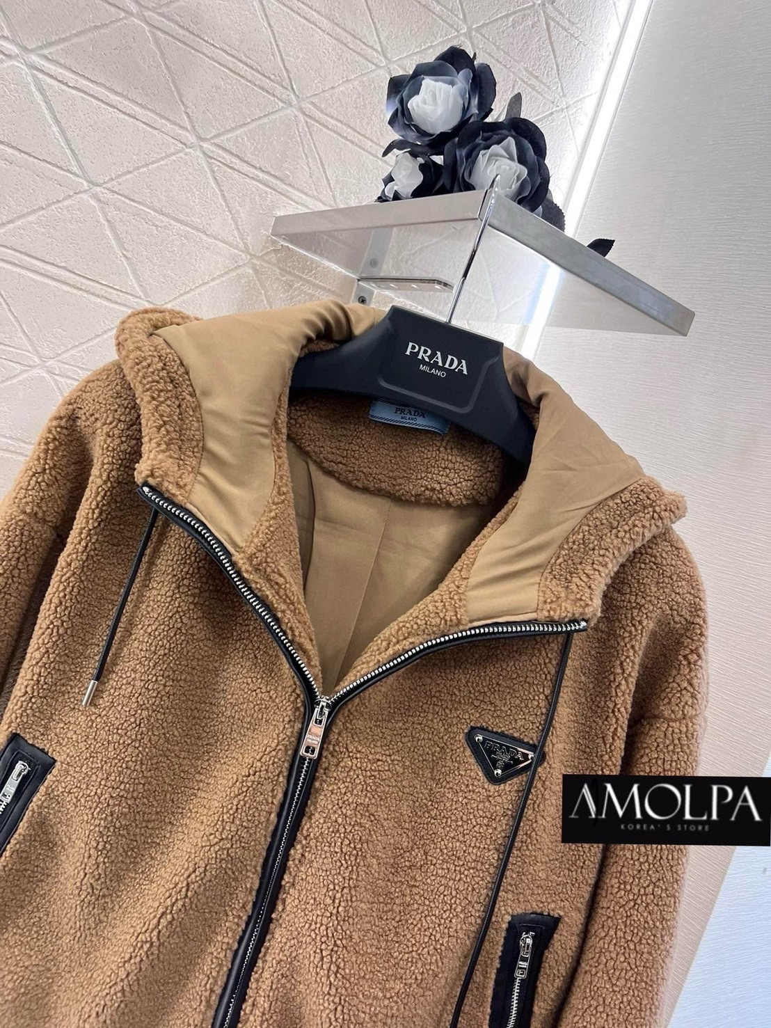 JACKET PRADA ขนแกะหนานุ่มมม 2024SS งานไฮเอนนน เก็บรายละเอียดได้สวยยยงาม สวยจริง ใส่สบาย : สินค้าคุณภาพ (พร้อมส่ง)