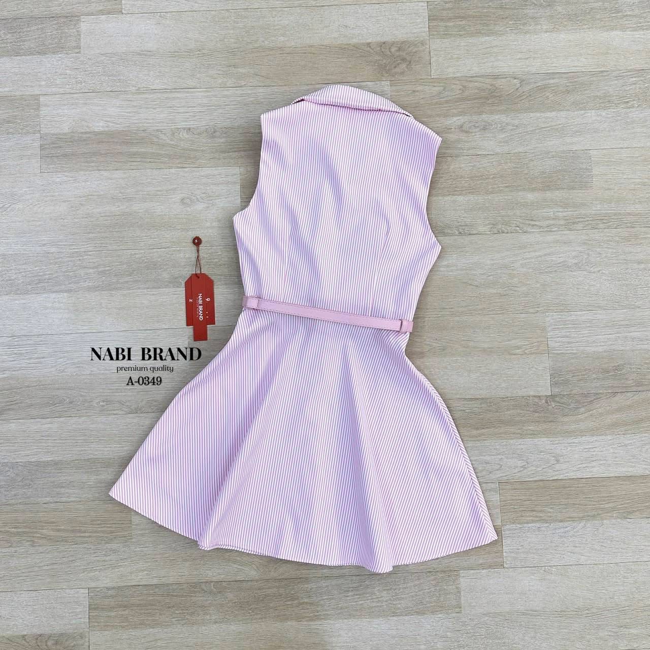 เดรสคอปก แขนกุดทรงสวย สีขาวชมพู กระดุมหน้า ผ้าดีมาก ไม่คัน เข้าเซทกับเข็มขัดหนังชมพู หรูหราเกินมาก งานมีซับในอย่างดี ใส่สบาย : สินค้าคุณภาพ (พร้อมส่ง)