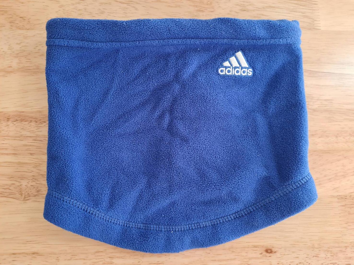 ปลอกคอกันหนาว adidas ผ้าฟลีซนุ่มๆ สีน้ำเงิน