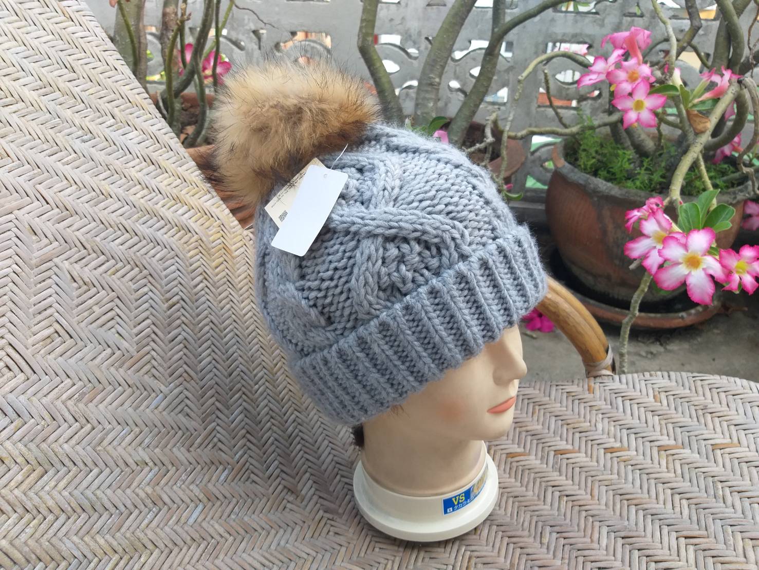 หมวกไหมพรม 2OZ จุก fur fox แท้ (ของใหม่)