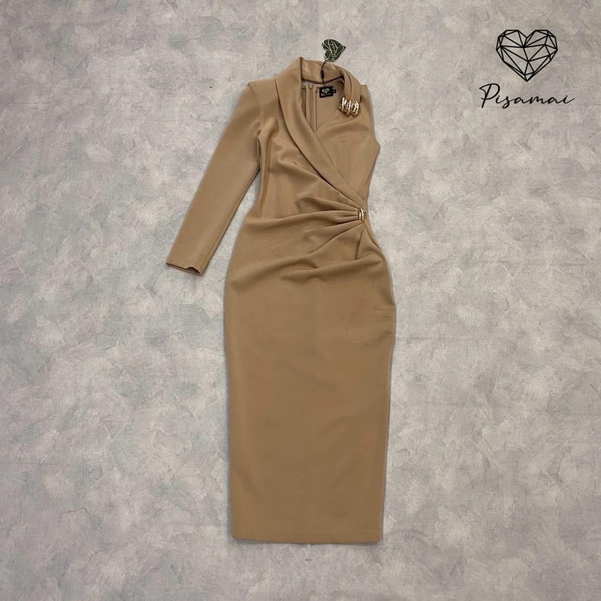 เดรสตัวยาวแต่งแขนยาวข้างนึง มาในโทนน้ำตาลแต่งอะไหล่ทอง สวย หรู ใส่สบาย : สินค้าคุณภาพ (พร้อมส่ง)