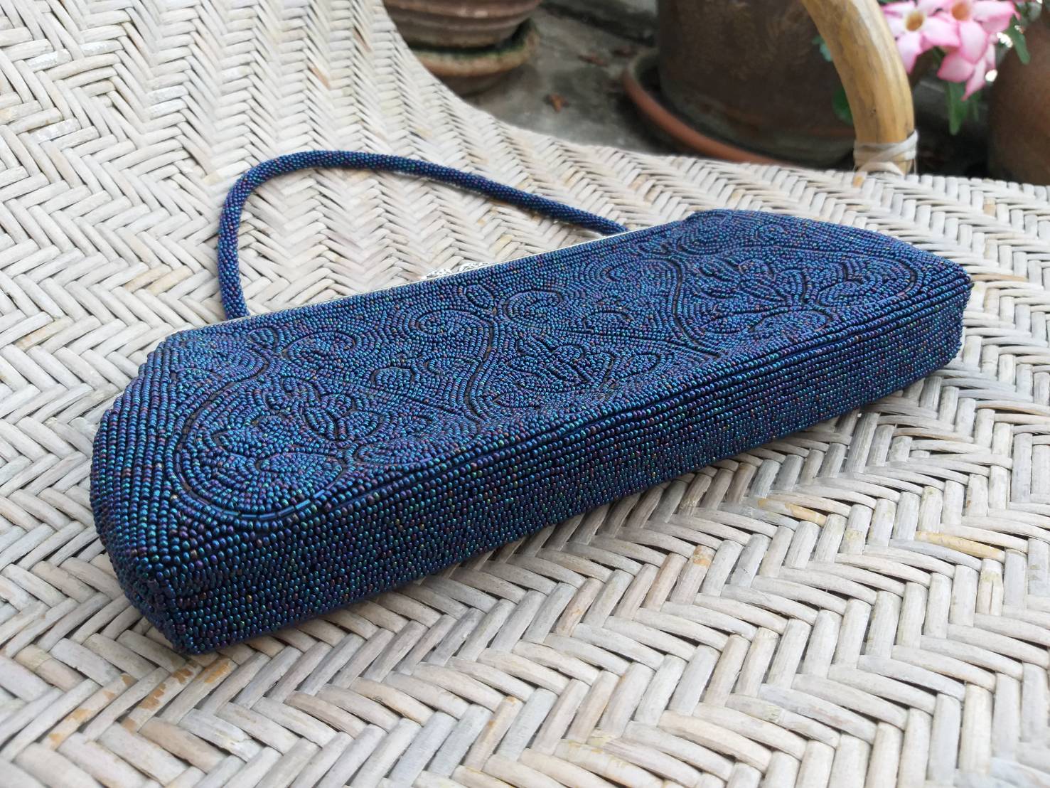 กระเป๋าหรูออกงานร้อยลูกปัดทั้งใบ สวยมากๆๆ (ของใหม่)