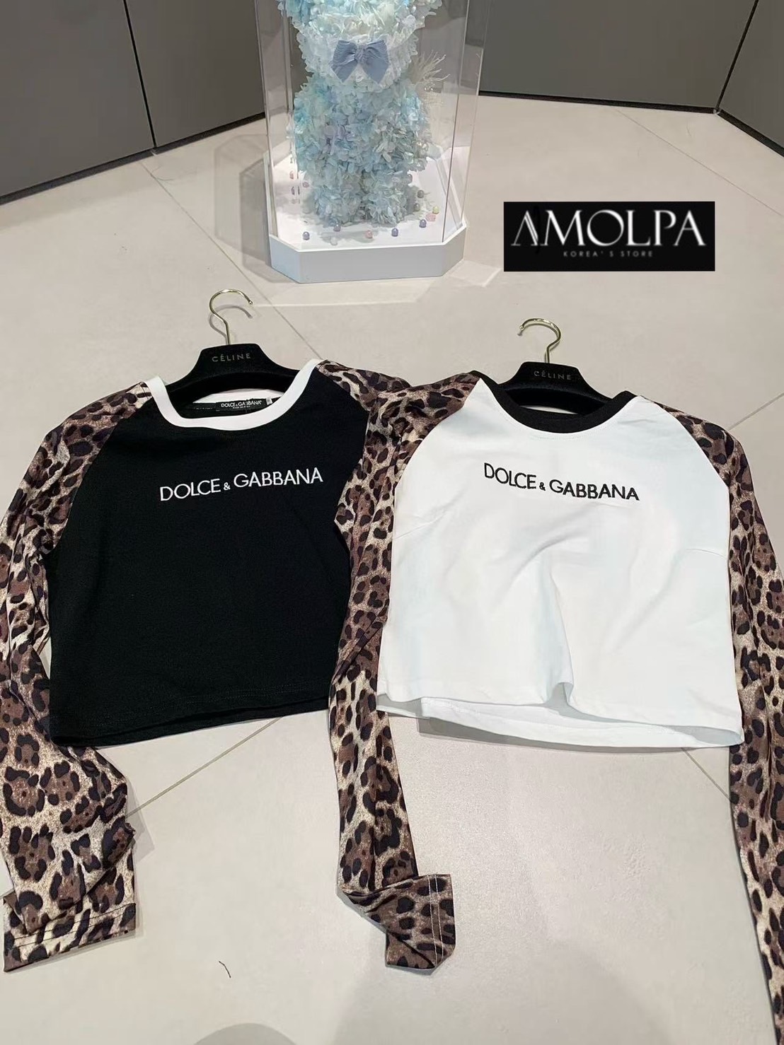 เสื้อแขนยาว DOLCE&GABBANA งาน hiend แต่งแขนลายเสือ หน้าอกปักอักษร งานสวยมากๆ ใส่ได้บ่อย ใส่สบาย : สินค้าคุณภาพ (พร้อมส่ง)