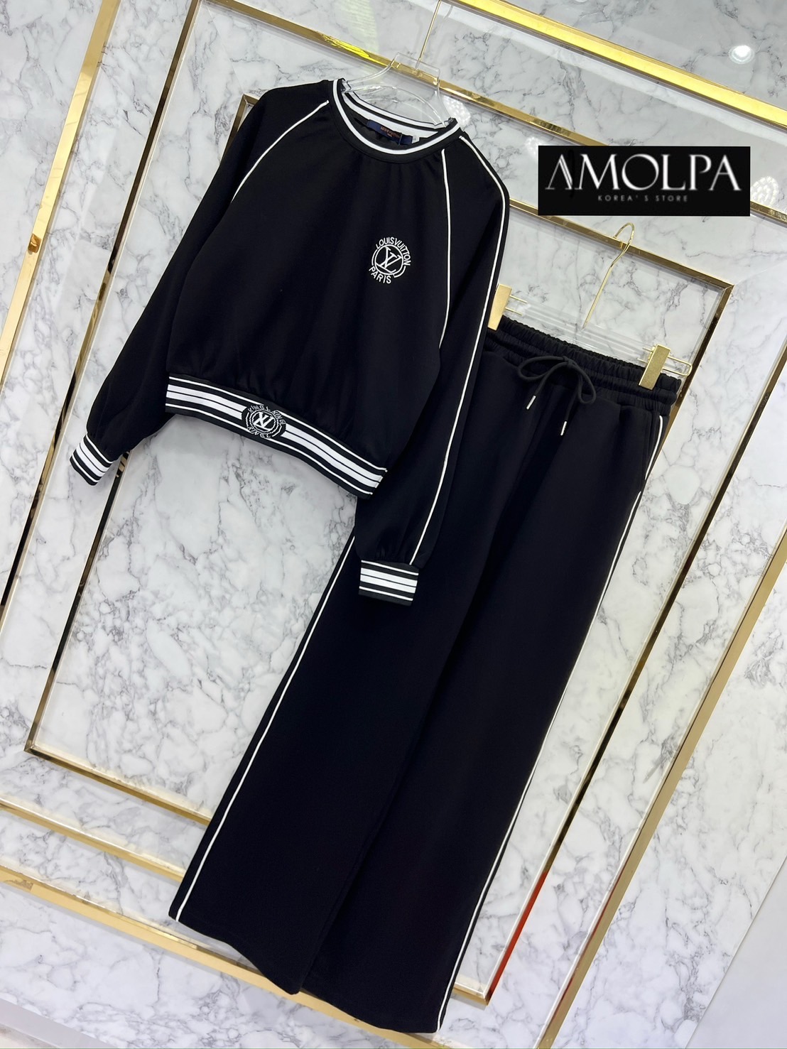 SET LV งาน hiend เสื้อ+กางเกง งานผ้าแน่น มีคุณภาพมากๆ สามารถใส่แยกกันได้ ใส่สบาย : สินค้าคุณภาพ (พร้อมส่ง)