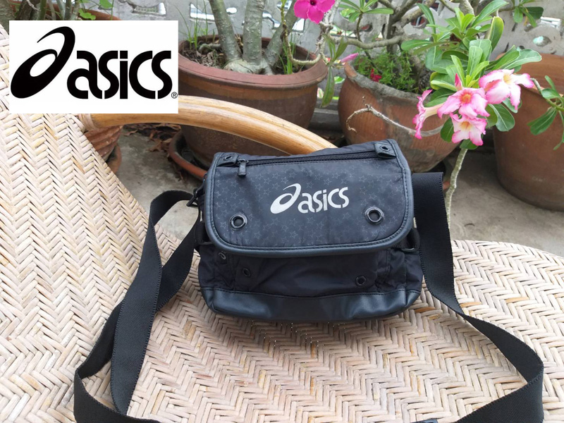 กระเป๋าสะพายใบย่อม asics (ของใหม่)