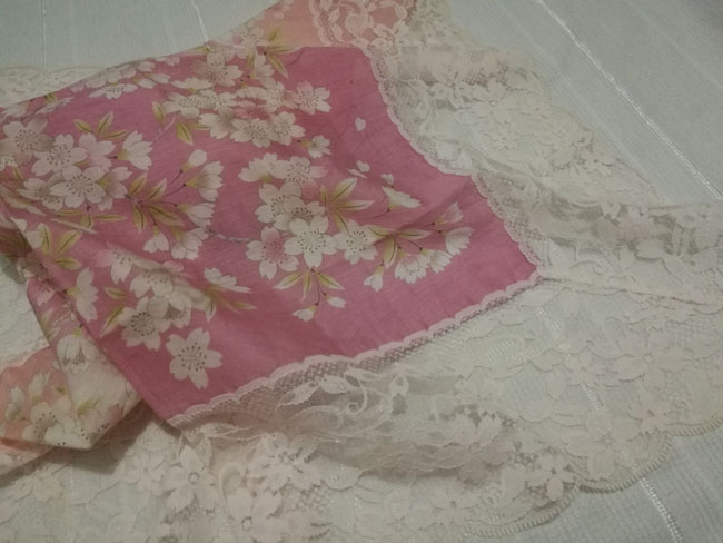 ผ้าเช็ดหน้าลูกไม้ สวยอลังสุดๆ แม่จ้าววว