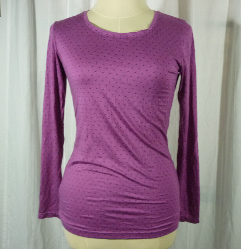 เสื้อฮีทเทคหญิง ม่วงจุดดำ Uniqlo heattech Sz M