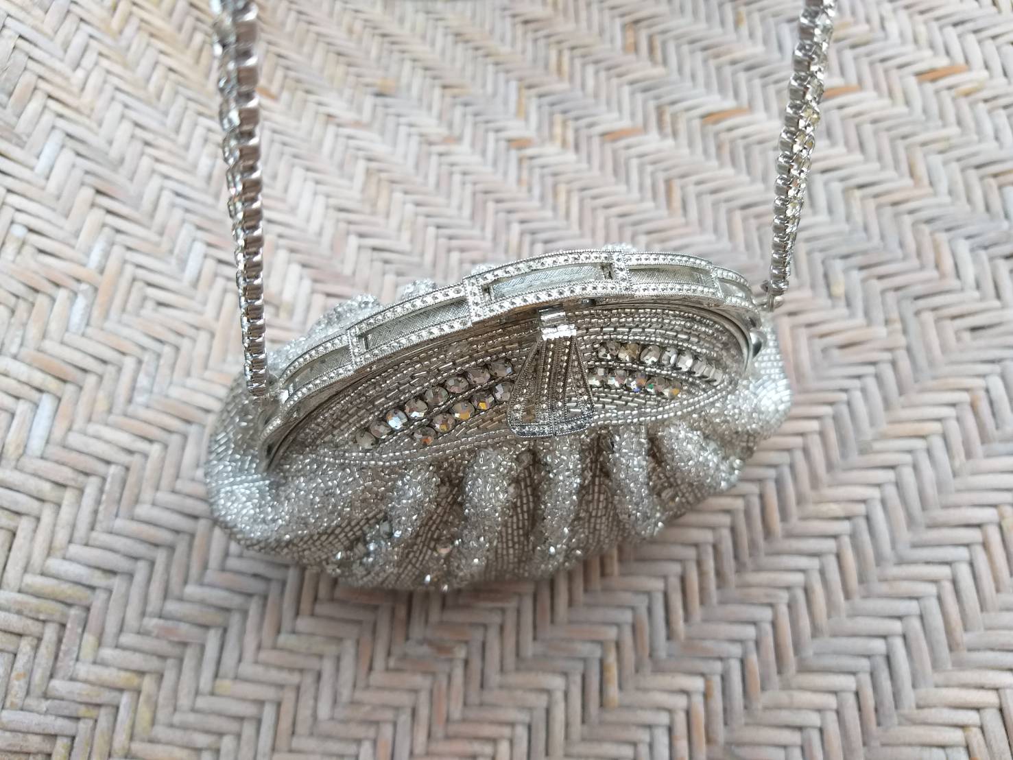 กระเป๋าออกงาน ปักเลื่อมทั้งใบสวยมากกกก