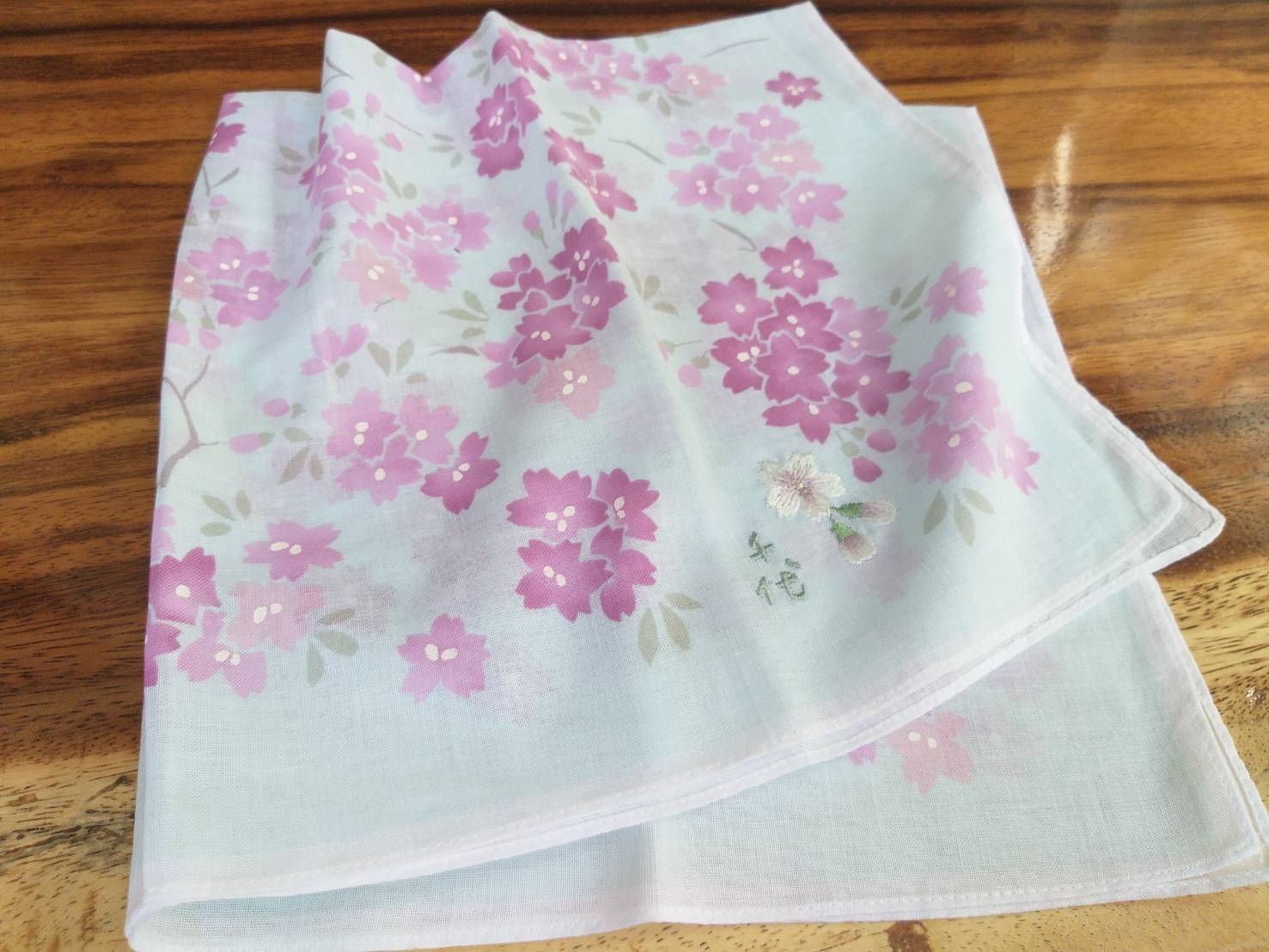 ผ้าเช็ดหน้าดอกซากุระสีม่วง ผ้านุ่ม ผืนใหญ่