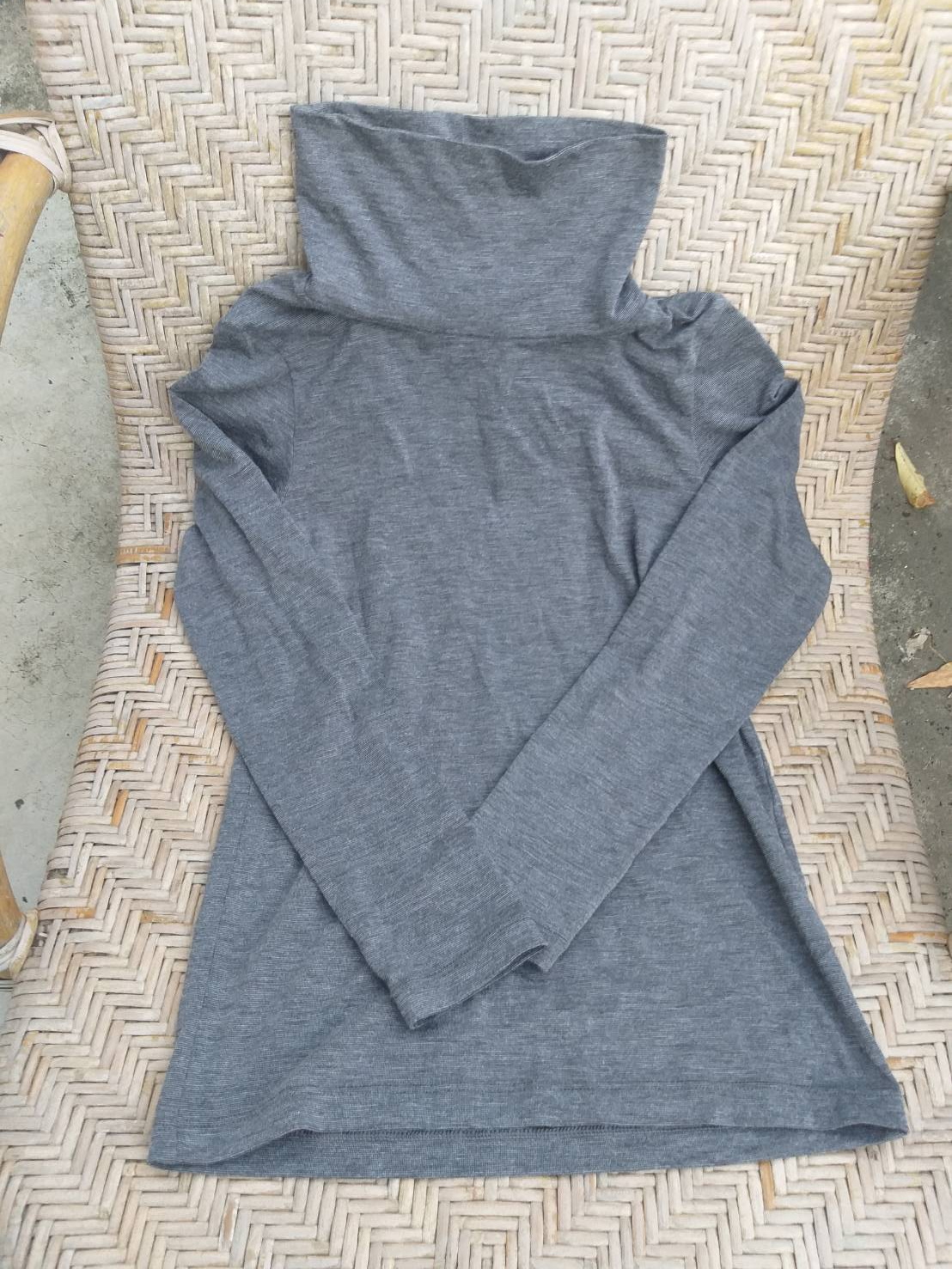 เสื้อฮีทเทคเด็ก สีเทา Uniqlo heattech Sz 130