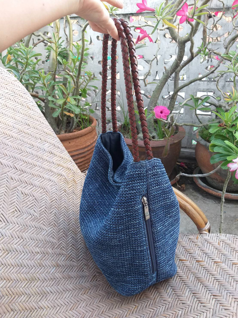 กระเป๋าสะพายไหมสาน สวยน่าใช้มาก (ของใหม่)