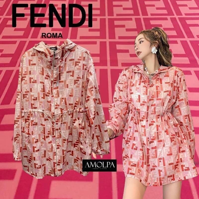 JACKET ตัวเสื้อเป็นเสื้อJACKET HOOD. ช่วงเอวปรับสายรูดเข้าออกได้ ผ้าอย่างดี รุ่นนี้พิเศษมากกก รับรองว่าไม่ผิดหวังค่ะ ห้ามพลาดเลยน๊า ป้าย Tag : สินค้าคุณภาพ (พร้อมส่ง)