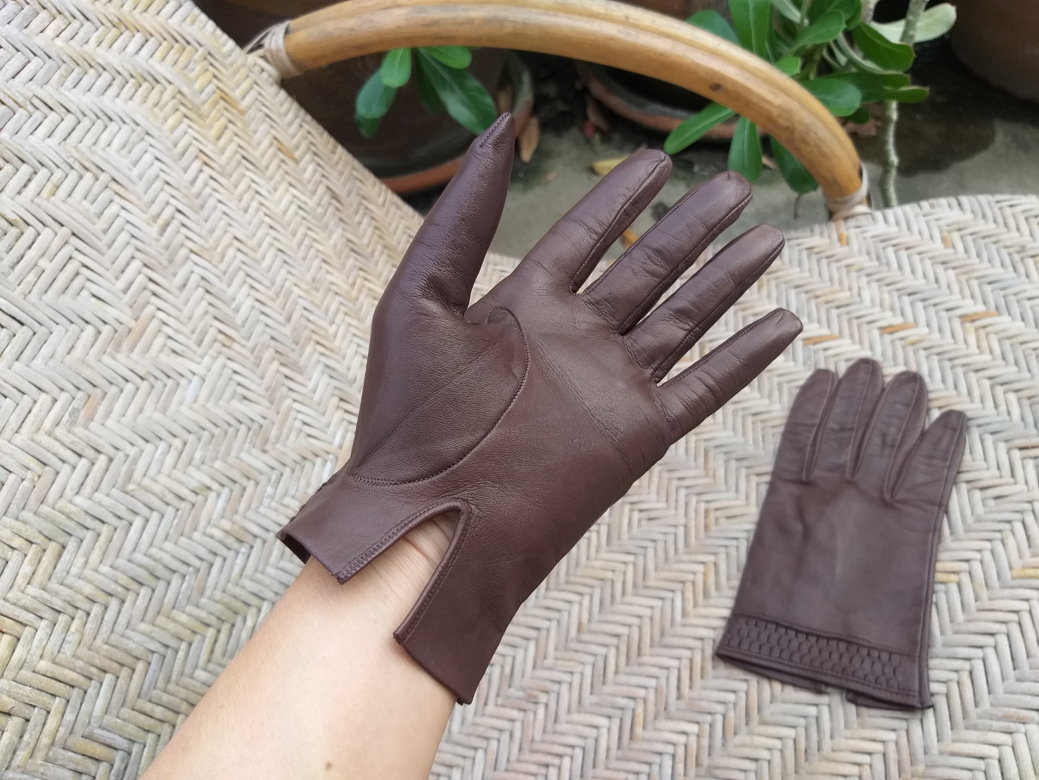 ถุงมือหนังแท้ สีน้ำตาล สาวไซด์ S สวยมาก