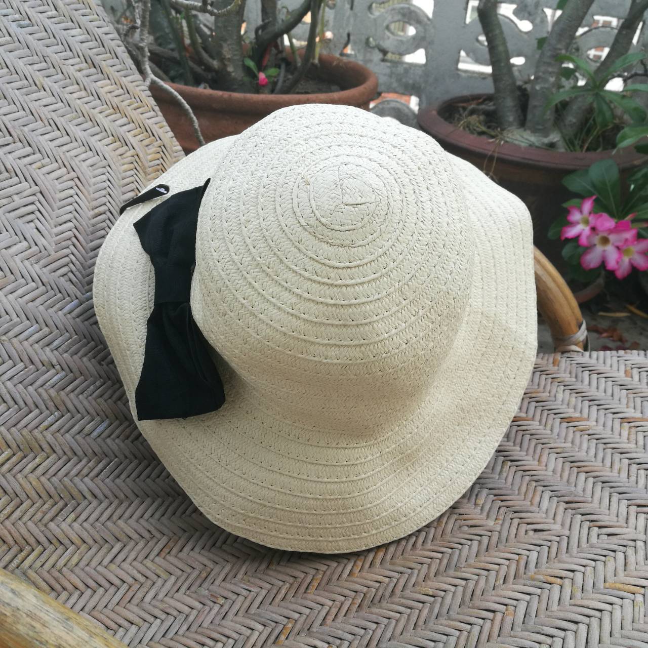 หมวกปีกกว้าง จากเส้นใยปาล์ม (ของใหม่)