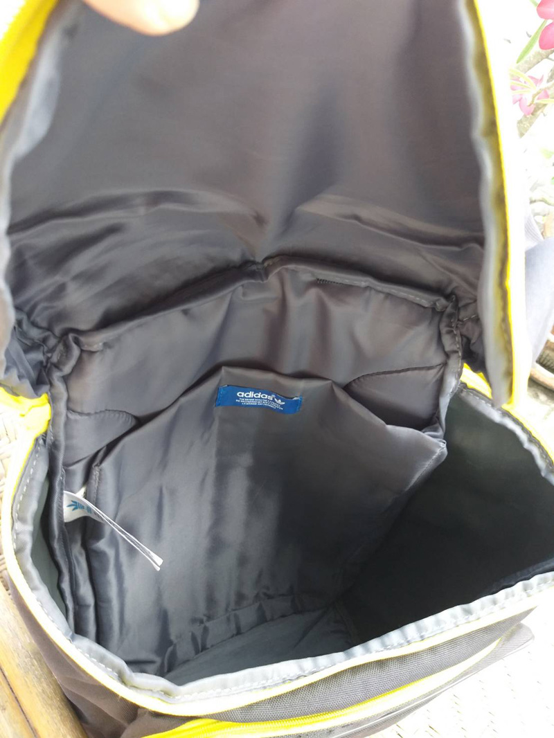 กระเป๋าเป้ adidas ทรงถัง ใส่โน๊ตบุ๊คได้