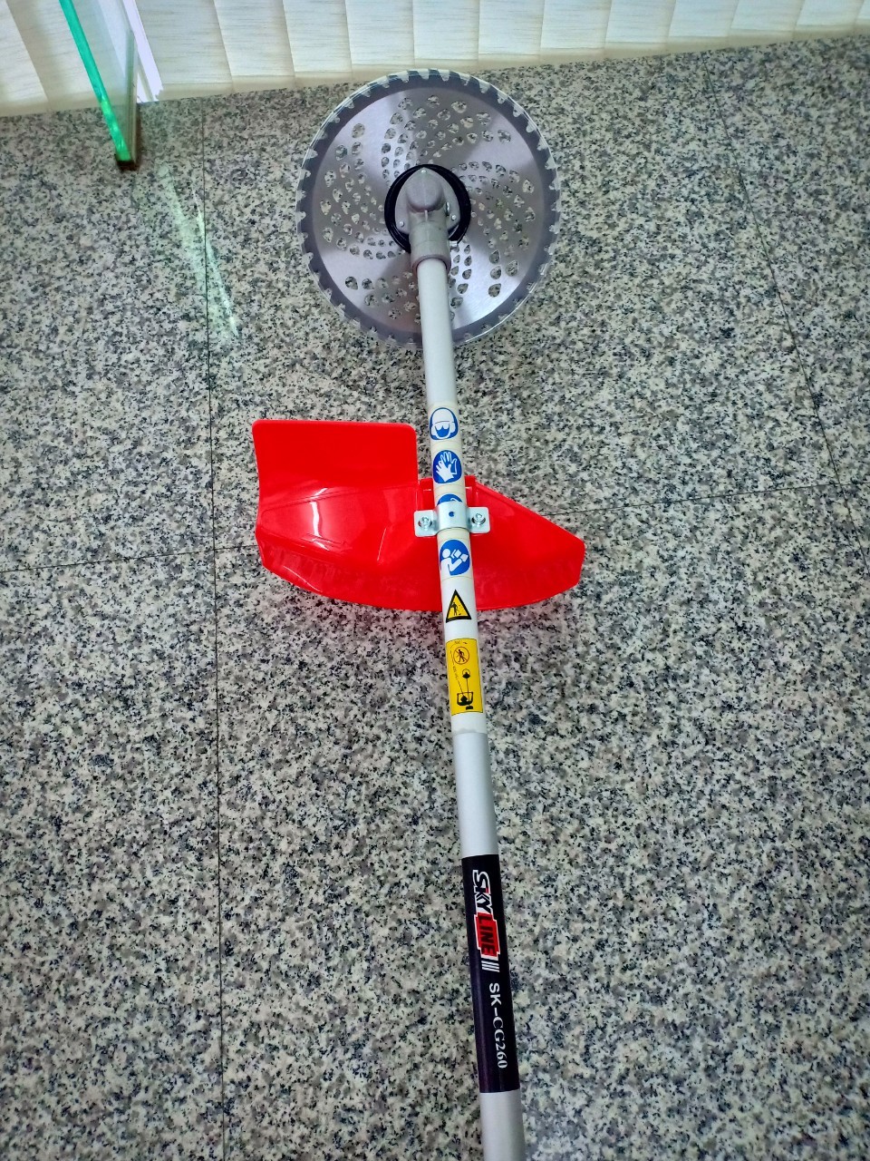 เครื่องตัดหญ้าสะพายบ่า SKYLINE รุ่น SK-CG260 แถมใบมีดวงเดือนและใบมีดตรง รุ่นน้ำหนักเบา 5.8 กก.ผู้หญิงใช้งานได้